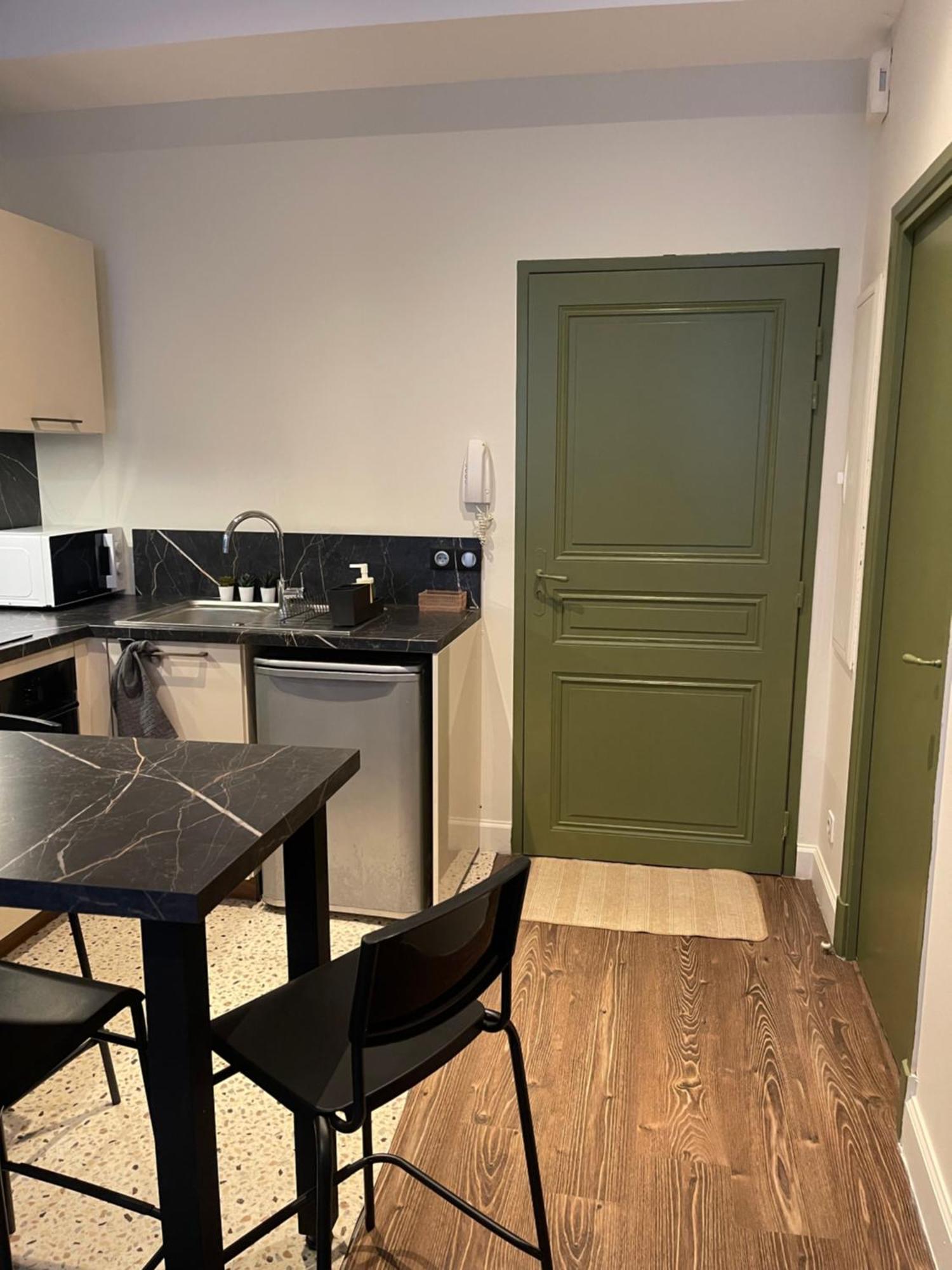 Appartement Au Coeur Du Centre Ville De Carcassonne Eksteriør bilde