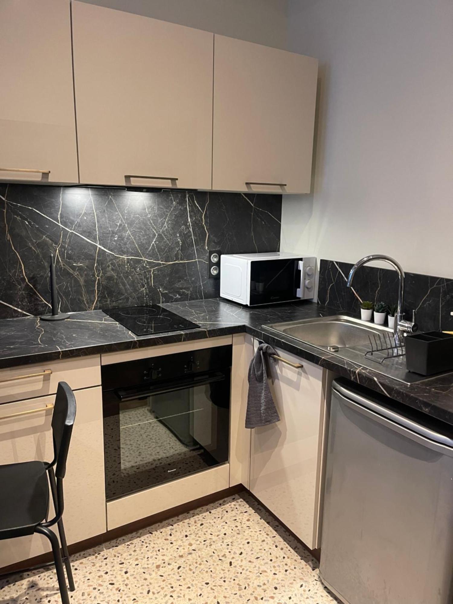 Appartement Au Coeur Du Centre Ville De Carcassonne Eksteriør bilde