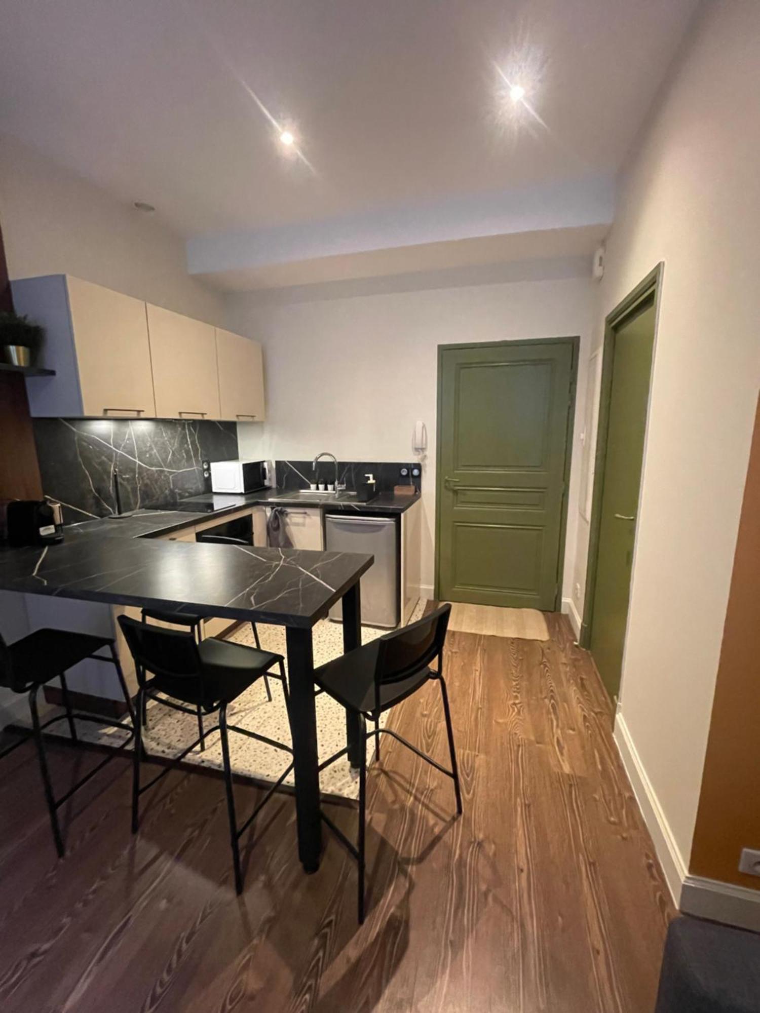 Appartement Au Coeur Du Centre Ville De Carcassonne Eksteriør bilde